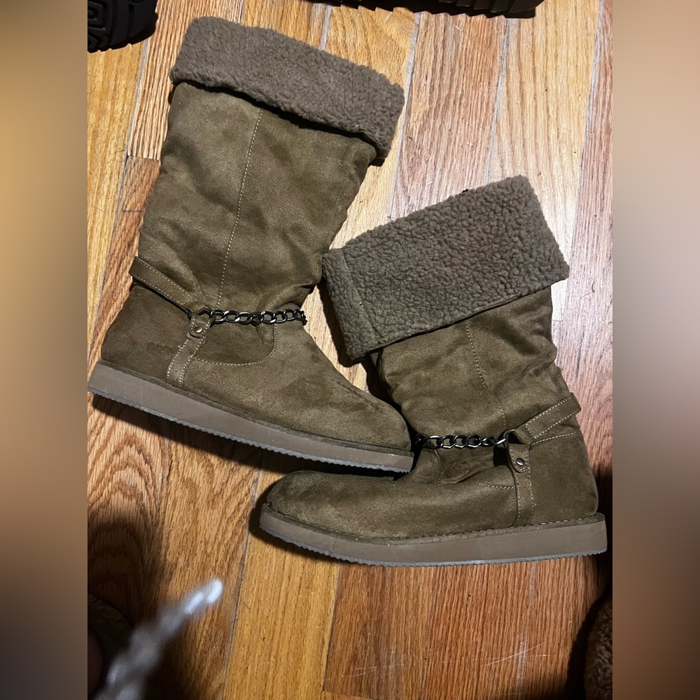 G by Guess Sherpa-Trim Chain Accent Winter Boots